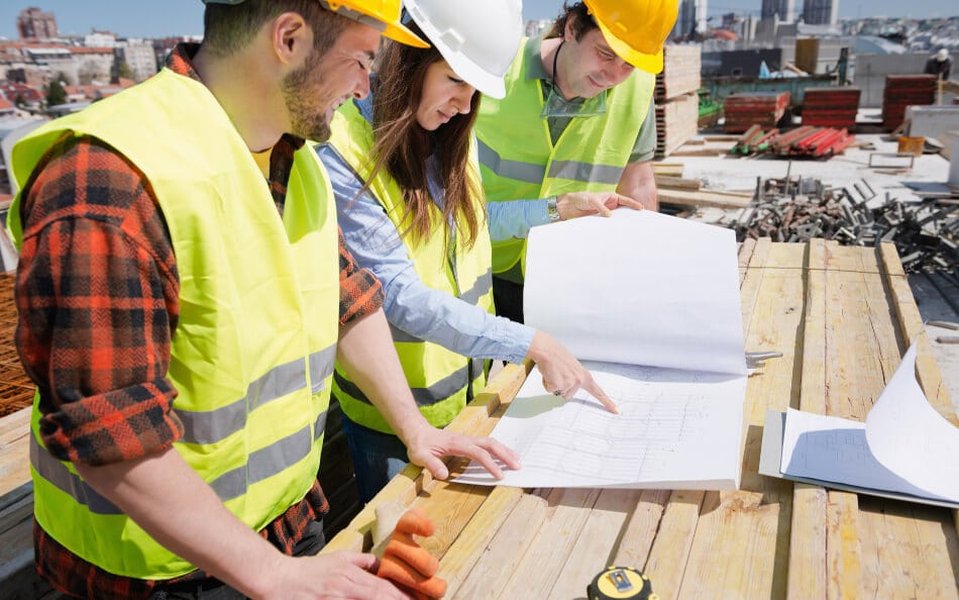 improve-construction-communication-wd37umny0b.jpg